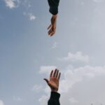 zmiana myślenia, szczęście codzienne, neuroplastyczność, wdzięczność, uważność, akceptacja, nawyki umysłowe, odporność psychiczna, samoświadomość, przekonania ograniczające